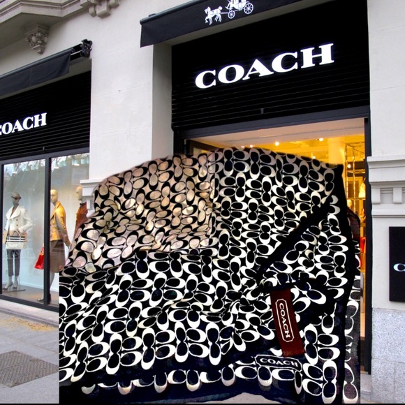 COACH Signature Scarf Black & White 3-D Effect - Picture 1 of 16